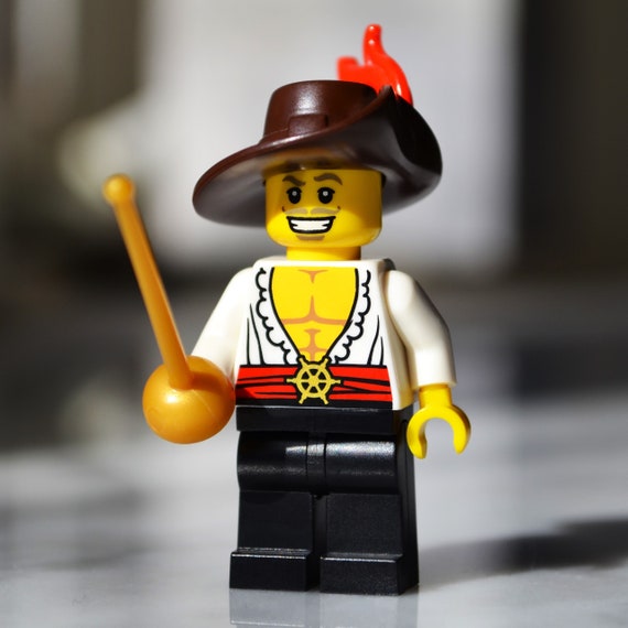 Swashbuckler - Genuine LEGO® Minifigure // With Sword Musketeer