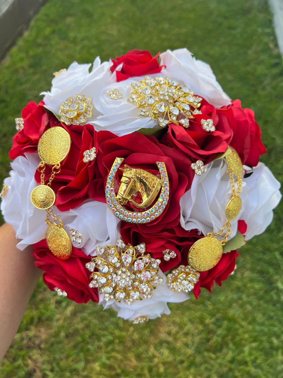 Red and White Bouquet With Horseshoe and Aztec Mexican - Etsy