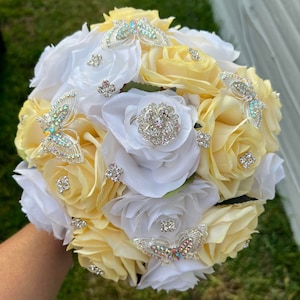 Light Yellow and White Bouquet
