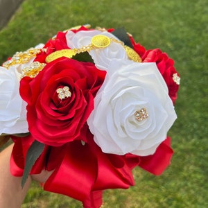 Red and White Bouquet With Horseshoe and Aztec Mexican - Etsy