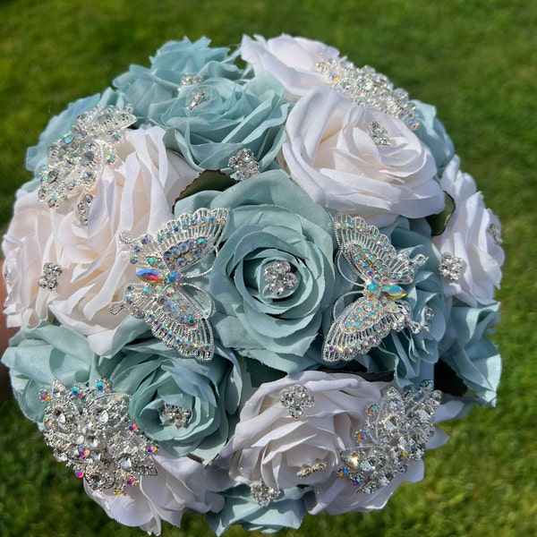 Light Sage Green and Ivory Bouquet