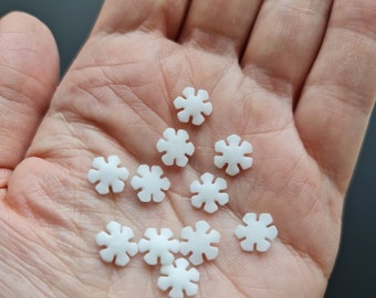 Edible snowflakes, fondant snowflakes, sugar snowflakes, dragees, sprinkles cake topper, decorations