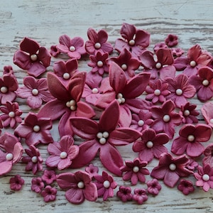 40 pezzi di fiori di zucchero fondente commestibili per decorare la torta, color bordeaux