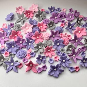 Fiori di pasta di zucchero commestibili – 60 pezzi di fiori di zucchero pastello / Decorazioni per torte e cupcake / Decorazioni per matrimoni e compleanni