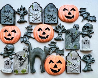 18 Halloween Fondant Cake Toppers: Pumpkins, Bats, Tombstones