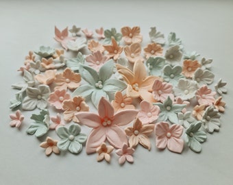 50 Stück Essbare Zucker Fondant Blumen Kuchen Cupcake Topper Dekorationen. Helle Pastellfarben