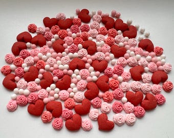 100 Edible Valentine Cake Decorations | Roses & Hearts Mix