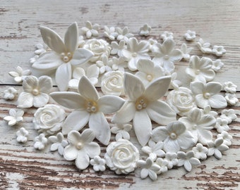 50 pcs. Sugar fondant wedding flowers cake topper white