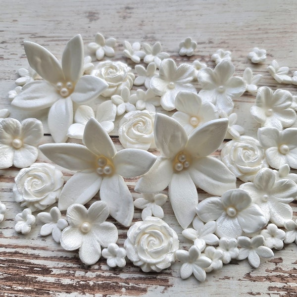 50 pcs. Sugar fondant wedding flowers cake topper white