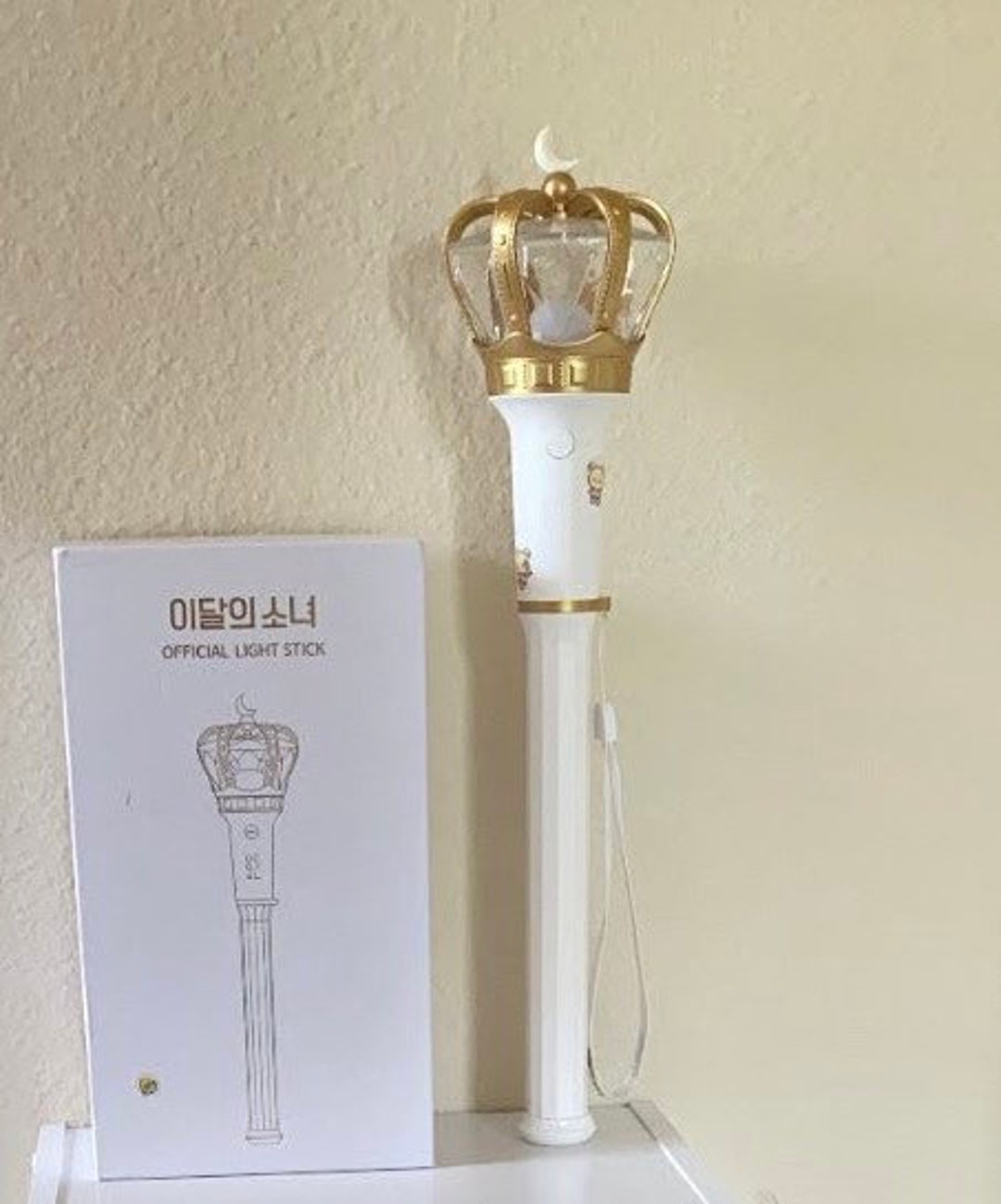 Concert Merchandise LOONA Official Light Stick - K-Pop With