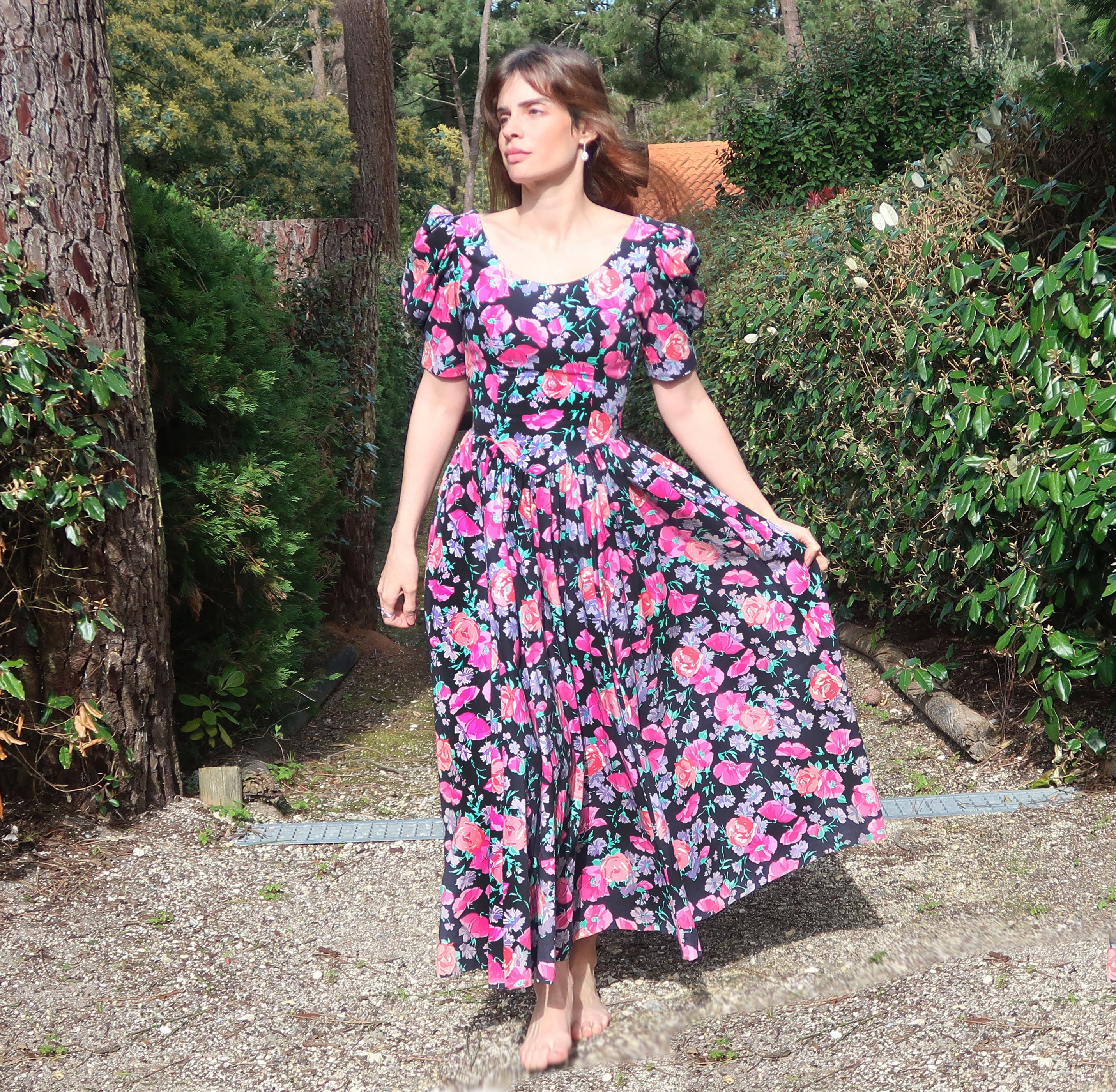 Laura Ashley pink and black floral dress balloon sleeves pointed waist  vintage 1980s [ Size X-Small
