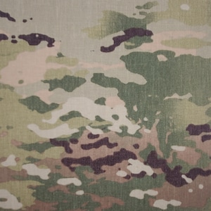 Envoltório adesivo Dangerfield Arms TackGear Multicam Scorpion OCP 500 Denier 12&quot; x 12&quot; Parte traseira adesiva para envoltório Kydex