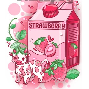 Op de afbeelding: Een roze en witte cartoon-koe met een aardbei op zijn kop staat naast een doos met aardbeienmelk. De doos heeft een rood deksel en de woorden "STRAWBERRY" staan op de voorkant. Er zijn aardbeien en groene bladeren rond de doos en de koe.