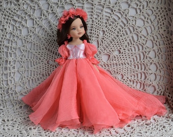 Muñeca OOAK Paola Reina con vestido de baile - hermoso vestido y corona de flores