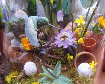 Kolibri Bronze Keramik Vogel Figur Ast Vogelfigur Blumen Blüten Skulptur Handarbeit Handbemalt Vintage