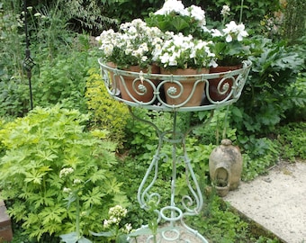 Wrought Iron Heart Hanging Planter 18.5