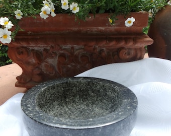Vintage granite bowl, bird bath, bird feeder, granite bowl, nesting bowl, water bowl, drinking bowl, pet bowl, cat bowl, stone, natural stone
