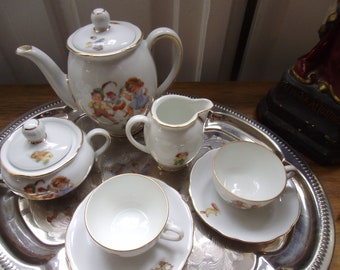 Kinder Puppen Service Geschirr Tasse Untertasse  Kanne Teekanne Porzellan Porzellansevice Cottage Landhaus Brocante