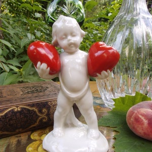 MINI  Kind Junge Porzellanfigur Porzellan Herzen Herz Figur Valentinstag Hochzeit  Minivase