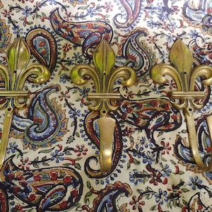 1 Messing Fleur-de-lys Bourbonenlilie Wandhaken Garderobenhaken Haken Mesinghaken  Garderobe Badezimmer Mid Century Brocante