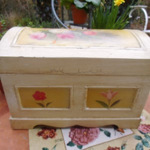 Holztruhe Truhe Holzschatulle Handbemalt Kiste Holzkasten Malerei Blumen Vintage Holzkiste Landhaus Cottage