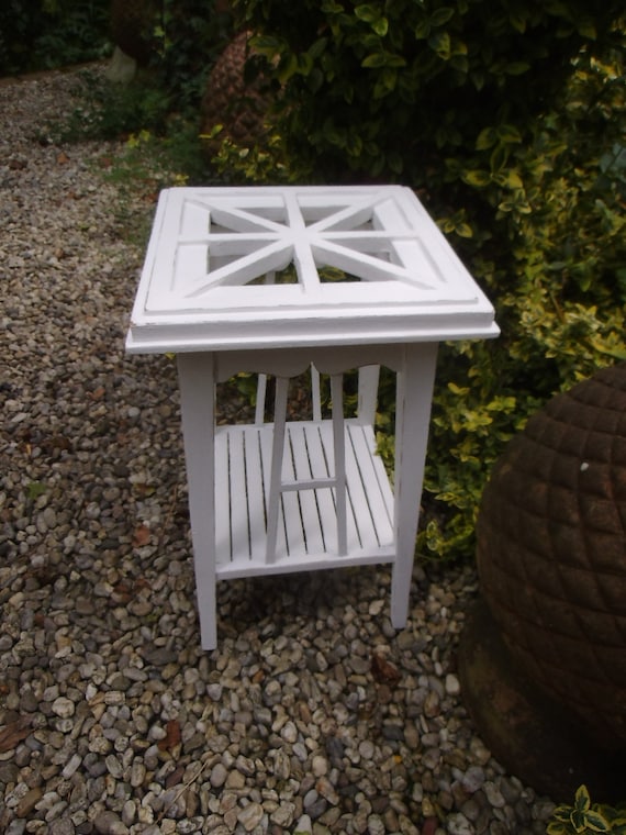 Vintage Blumenständer Pflanzenständer Beistelltisch Weiß Hocker Blumenhocker Shabby Holzhocker Landhaus Cottage