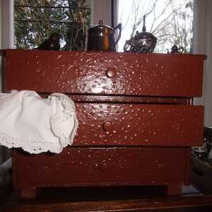 Antik Kommode Modellkommode Puppenkommode Holzkästchen Schubladenkästchen Kästchen Schubladen Cottage Landhaus Bayern