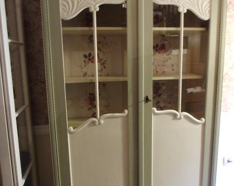 Vitrina única Art Nouveau enmarcada en verde blanco madera maciza lino armario armario plato armario armario de vidrio antiguo en mal estado