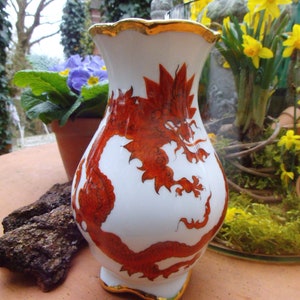 Graf Von Henneberg Porzellan Vase Blumenvase Drache Vintage Handmalerei Eva -Rose Böhme Landhaus Cottage Drachenfigur