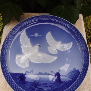 Hutschenreuther Teller Wandteller Tauben Früchteteller Taube Vogel Blau Paar Taubenpaar Vintage Brocante Porzellan Porzellanteller Landhaus