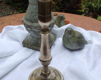 Candelabro vintage de latón, candelabro, pie de vela, latón, antigüedades de mediados de siglo, Navidad, casa de campo