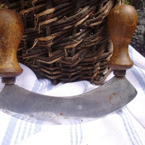 Wiegemesser Kräuterwiege Hackmesser Schneidemesser Cottage Schnittlauch Zwiebel Messer Antik Landhaus Küche Zubehör Dekoration