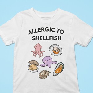 Camiseta infantil con alergia a los mariscos, camiseta gráfica para niños con alergia alimentaria, camisetas para niños pequeños con alergia a los mariscos, monos para alergias