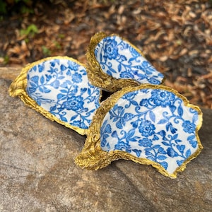 Plato para anillos de concha de ostra, plato para baratijas de ostra, regalo para dama de honor, plato para joyas azul y blanco, plato para joyas de novia, concha para decoupage, plato para anillos