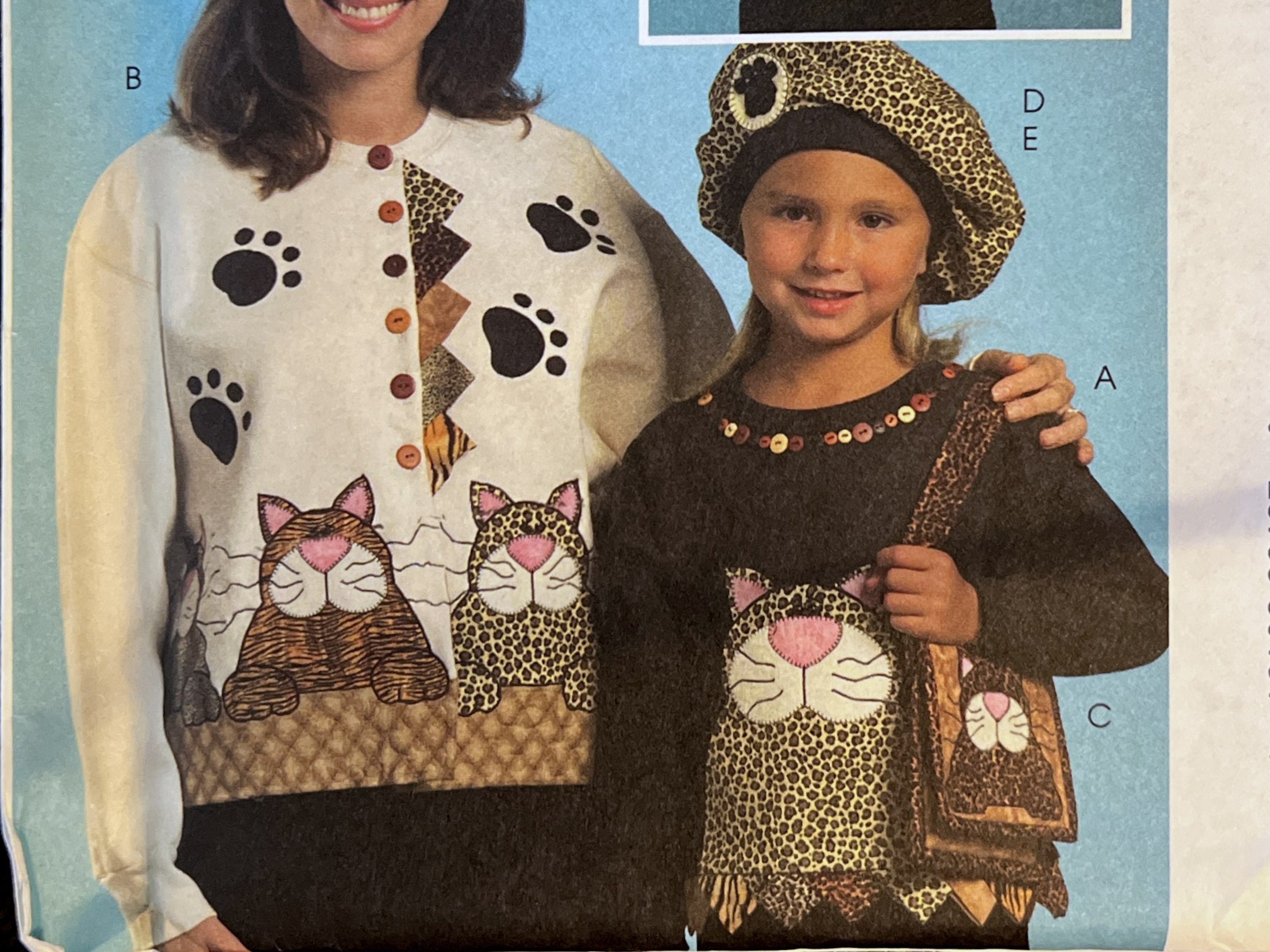 Kitty Appliques, Beret, Purse and Pin Pattern. McCall's Sewing Pattern M5018