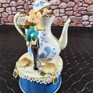 Enesco Wind-up Music box - Teapot & Mice Tea