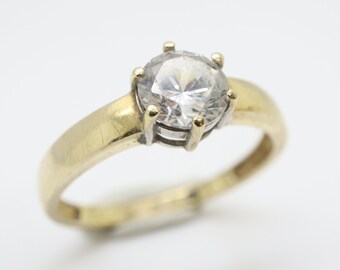 Vintage 9Ct Gold 0.85Ct Solitaire Cubic Zirconia Ring, Size EU 15.5