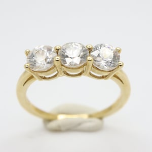 Zertifizierter 9Ct Gold Ratanakiri Zirkon Trilogy Ring, Größe 9,5