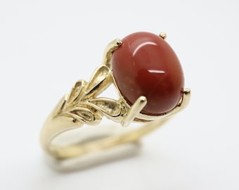 9Ct Gold Red Jasper Cabochon Dress Ring, Size EU 14