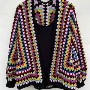 Modello cardigan all&#39;uncinetto, Modello giacca all&#39;uncinetto, Modello maglione all&#39;uncinetto, Modello cardigan quadrato della nonna, Modello all&#39;uncinetto per bambini