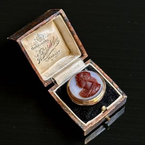 Antique signed cameo ring 18k gold ring size 6.5