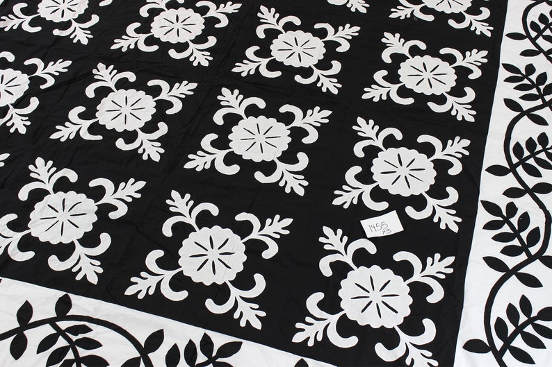 Special price Black White Hand Applique Sand QUILT Ranking TOP9 Dollar Incredible TOP vin