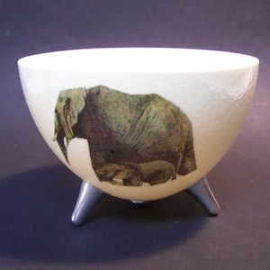 Original African ostrich egg shell suitable as a side dish, for nibbles, elephant motif on the outside