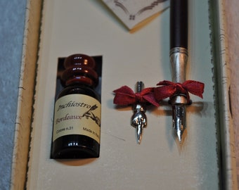 Calligraphy writing set with wooden pen and ink in bordeaux 0293