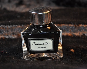 Calligraphy ink in a 3-sided decorative glass and black ink in a gift box, approx. 30 ml