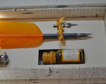 Kalligraphie Set mit Gänsefeder in gelb & Zubehör 0201 in einer Geschenkverpackung