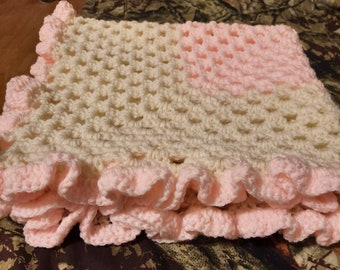 Ruffled Crochet Baby Blanket / Crochet Blanket / Crochet Throw / Baby Shower Gift / Crib Blanket / Newborn Blanket / Cozy Blanket