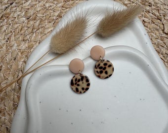 Handmade earrings in clay and acetate, rose and leopard print | Round statement earrings | Lightweight and stylish | Gift for her