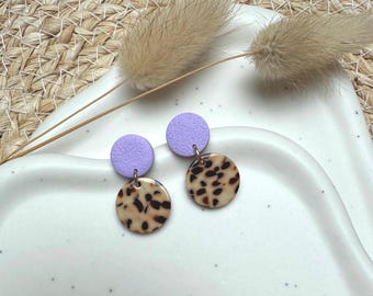Handmade earrings in clay and acetate, lilac & leopard print | Round statement earrings | Lightweight and stylish