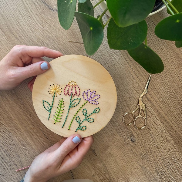 Kit Broderie Débutant Adulte - 4 Motifs Floraux 'HOME' - Tissu Imprimé + Fils + Cercle 8 Pouces